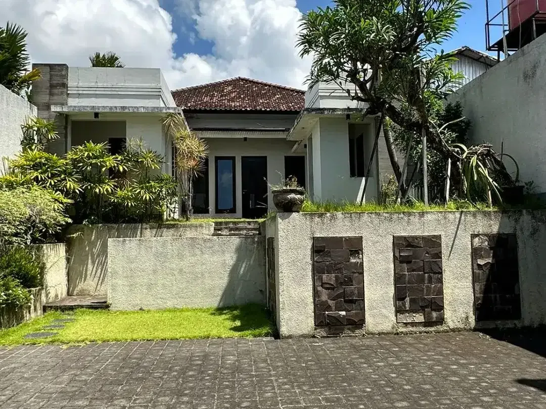 Villa + Showroom 2 Lantai Disewakan di Teuku Umar Barat, Denpasar - Image 1 of 5