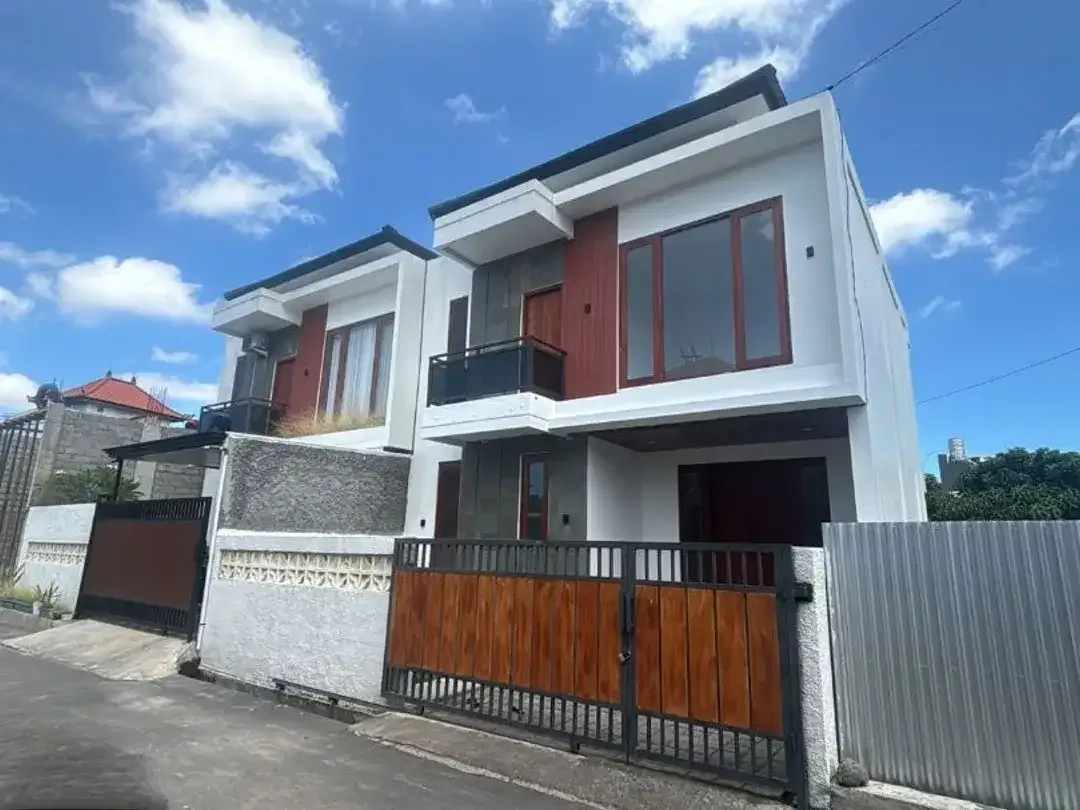 Dijual Rumah Siap Huni 3 Kamar SHM di Kerobokan Gatsu Barat Denpasar - Image 2 of 10