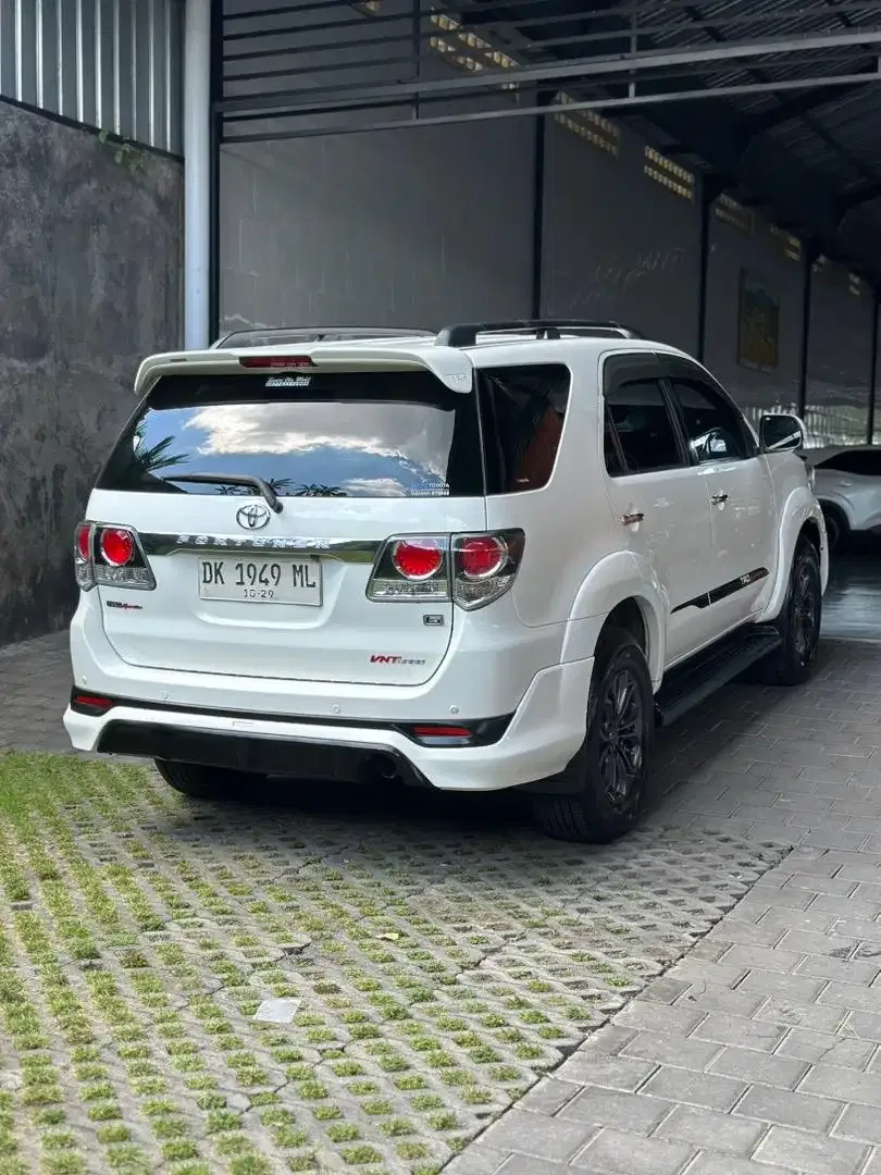 FORTUNER TRD VNT 2014 TURBO MANUAL ASLI BALI LOW KM ISTIMEWA - Image 4 of 10