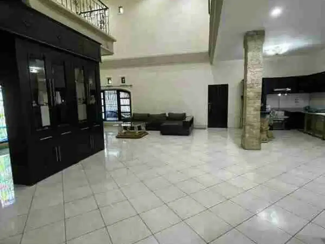 Rumah Megah 2 Lantai Dekat Living World Gatsu Timur - Image 5 of 8