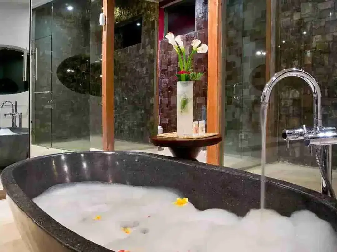 Luxury Villa Tropical Walking Distance Petitenget Beach Seminyak - Image 6 of 10