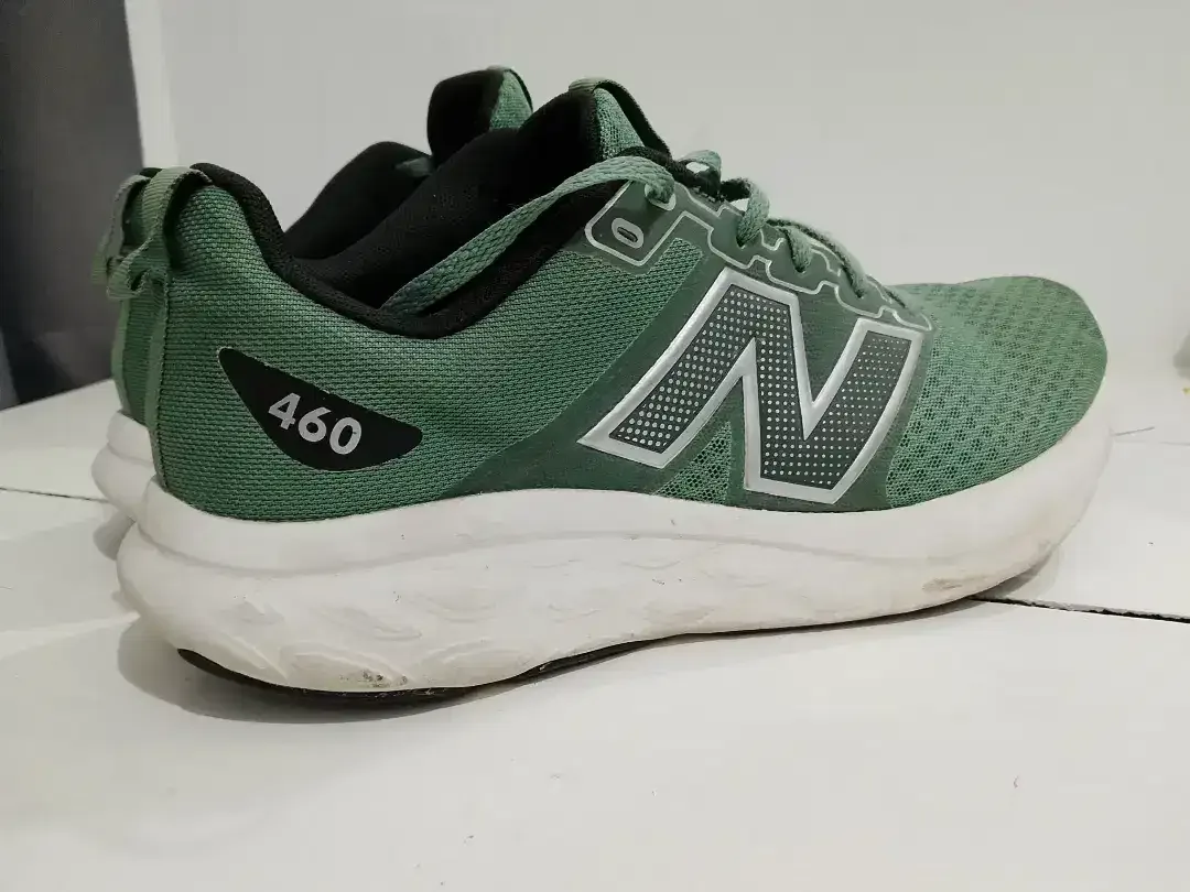di jual Sepatu new balance ORI 100% size 43/44 - Image 1 of 4
