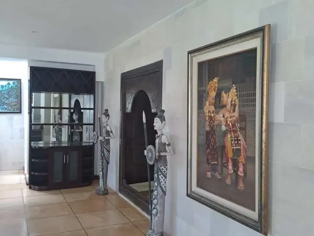 Freehold 4-Bedroom Villa in Batubelig, Seminyak - Image 10 of 10