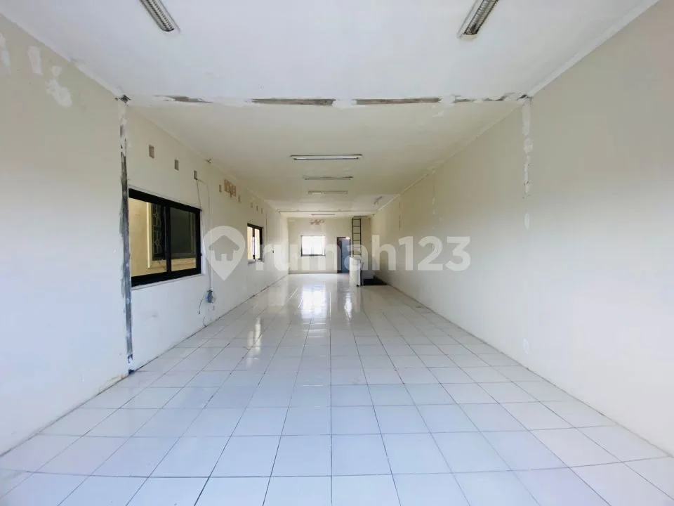 Dijual Ruko Kantor 3 Lantai Dekat Sunset Road di Kuta, Bali - Image 3 of 4
