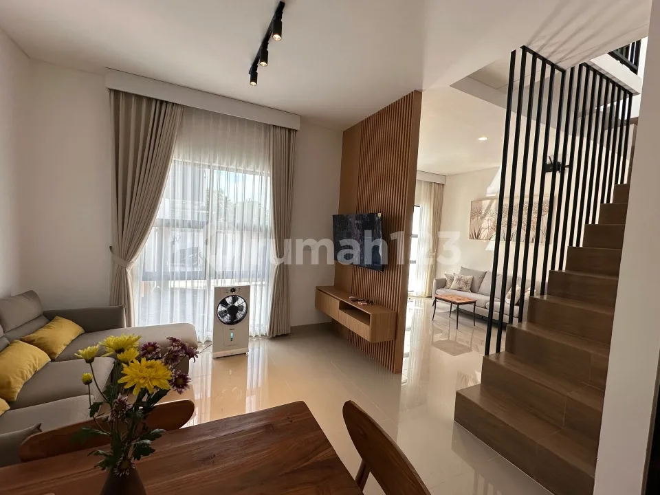 Disewakan Rumah Baru 2 Lantai Minimalis di Dalung Permai - Image 2 of 4