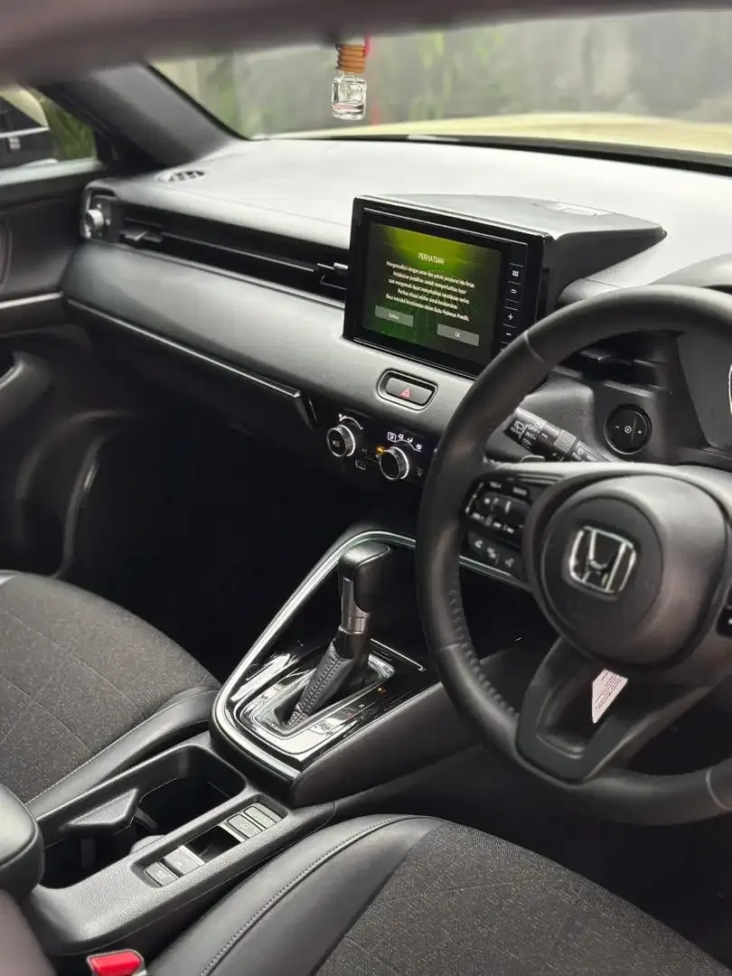 HRV SE 2023 NEW MODEL MATIC ASLI BALI LOW KM - Image 6 of 10