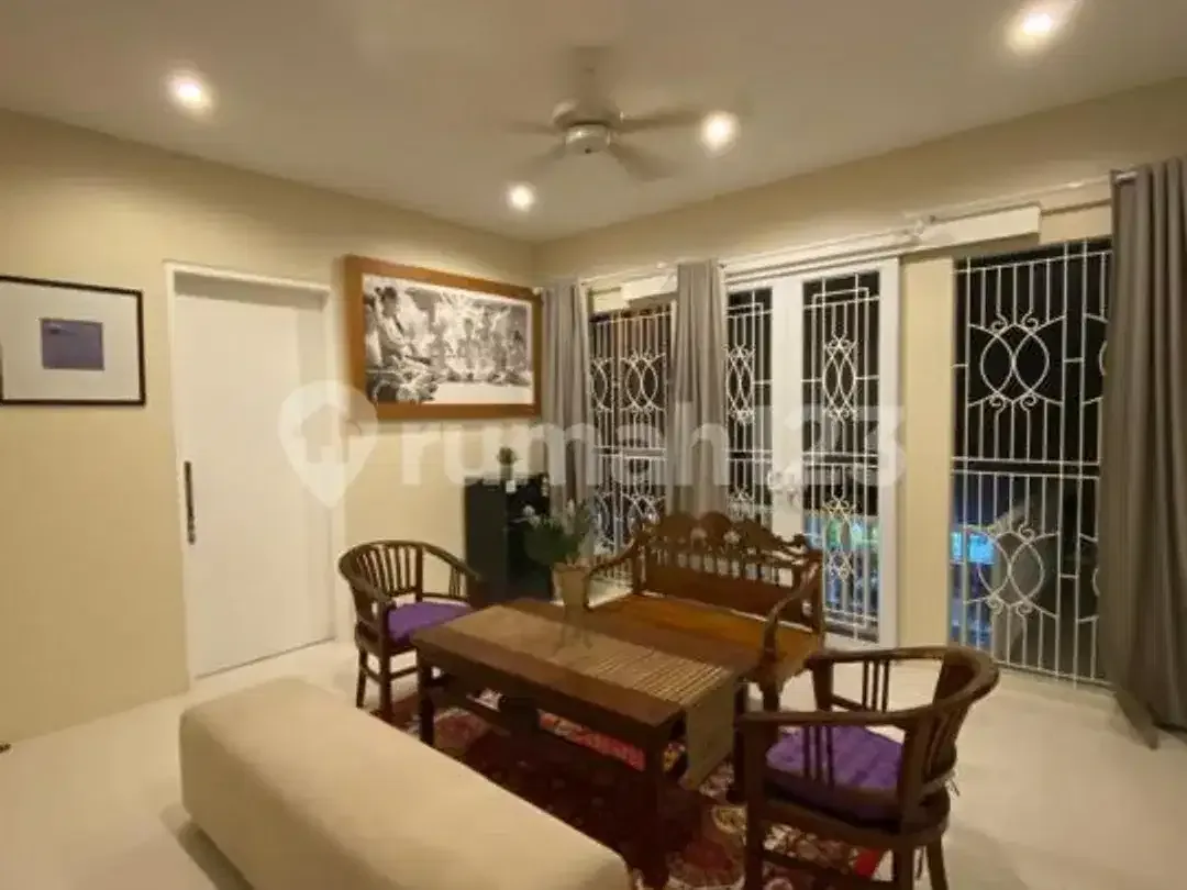 Rumah Mewah Hunian Jangka Panjang Dijalan Utama Taman Griya - Image 3 of 5