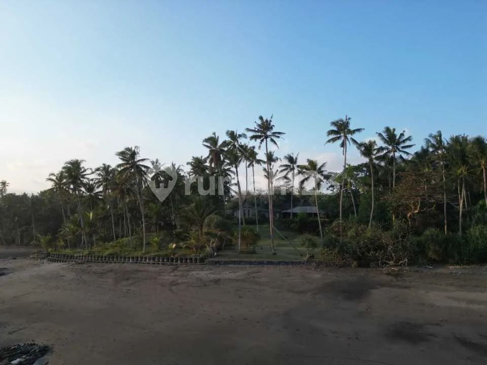 Beachfront Villa Soka Tabanan 3 Bedrooms 30 Are - Image 2 of 4