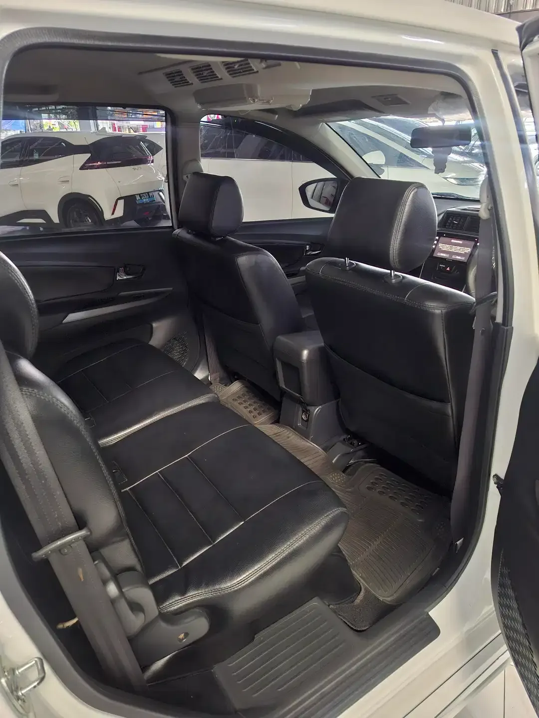 Toyota Avanza Veloz 1.5 - Image 7 of 7