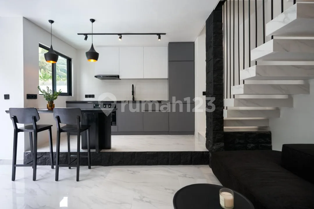 2Br Modern Villa, Jungle View & Two Living Rooms In Ubud - Image 3 of 4