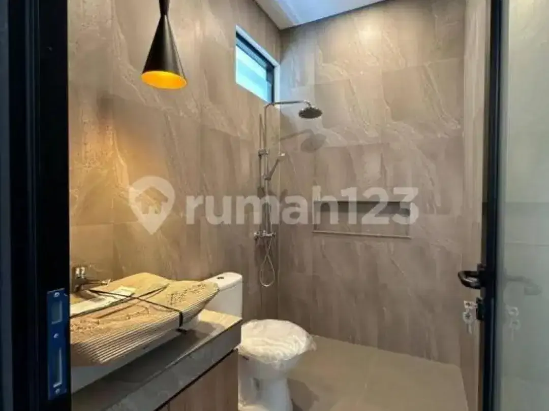 Villa Mewah, 3 Kamar Tidur Hanya 7 Menit ke Lapangan Golf - Image 8 of 10