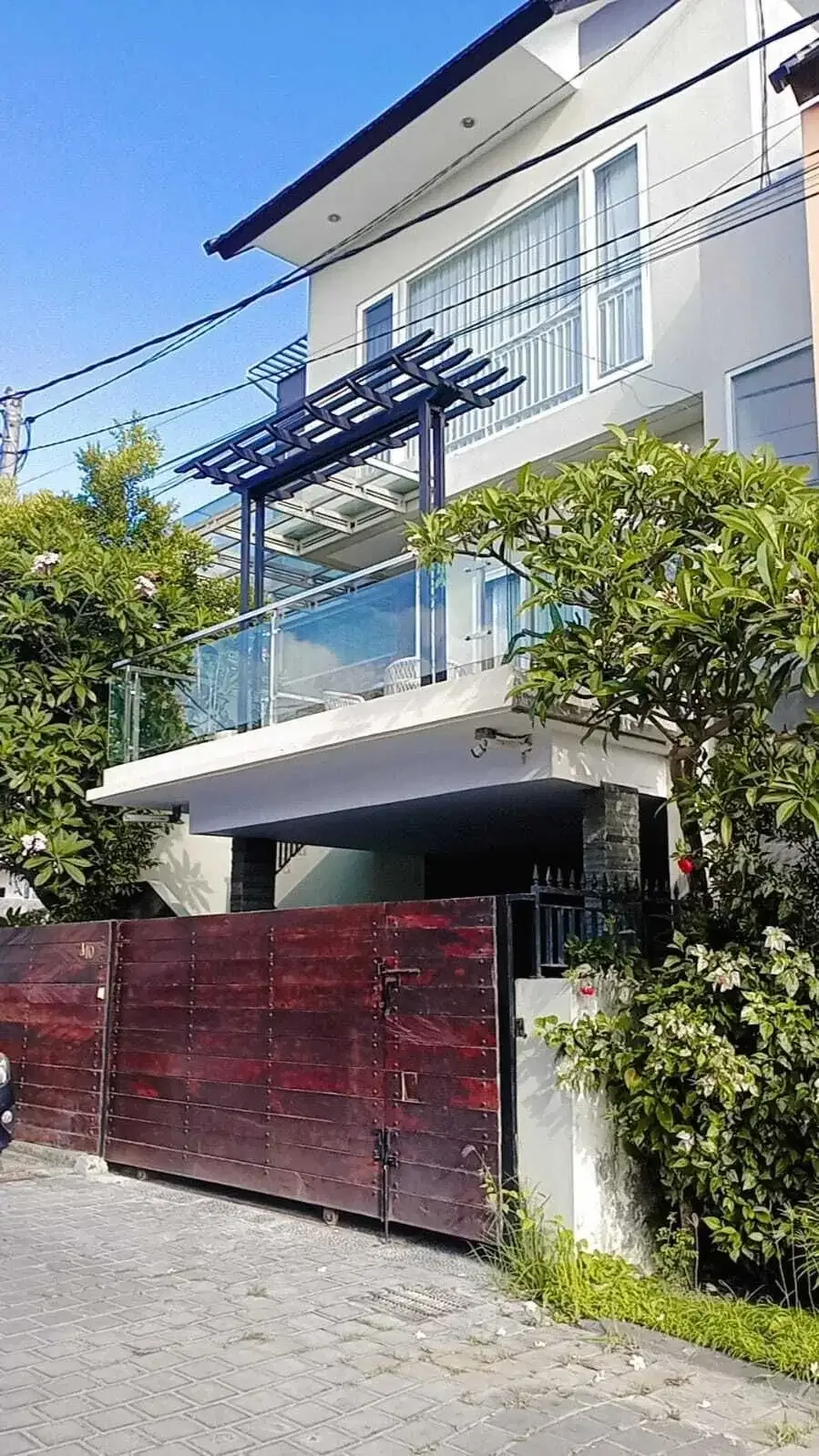 Rumah Minimalis Fully Furnished Lokasi Kerobokan Denpasar - Image 2 of 10