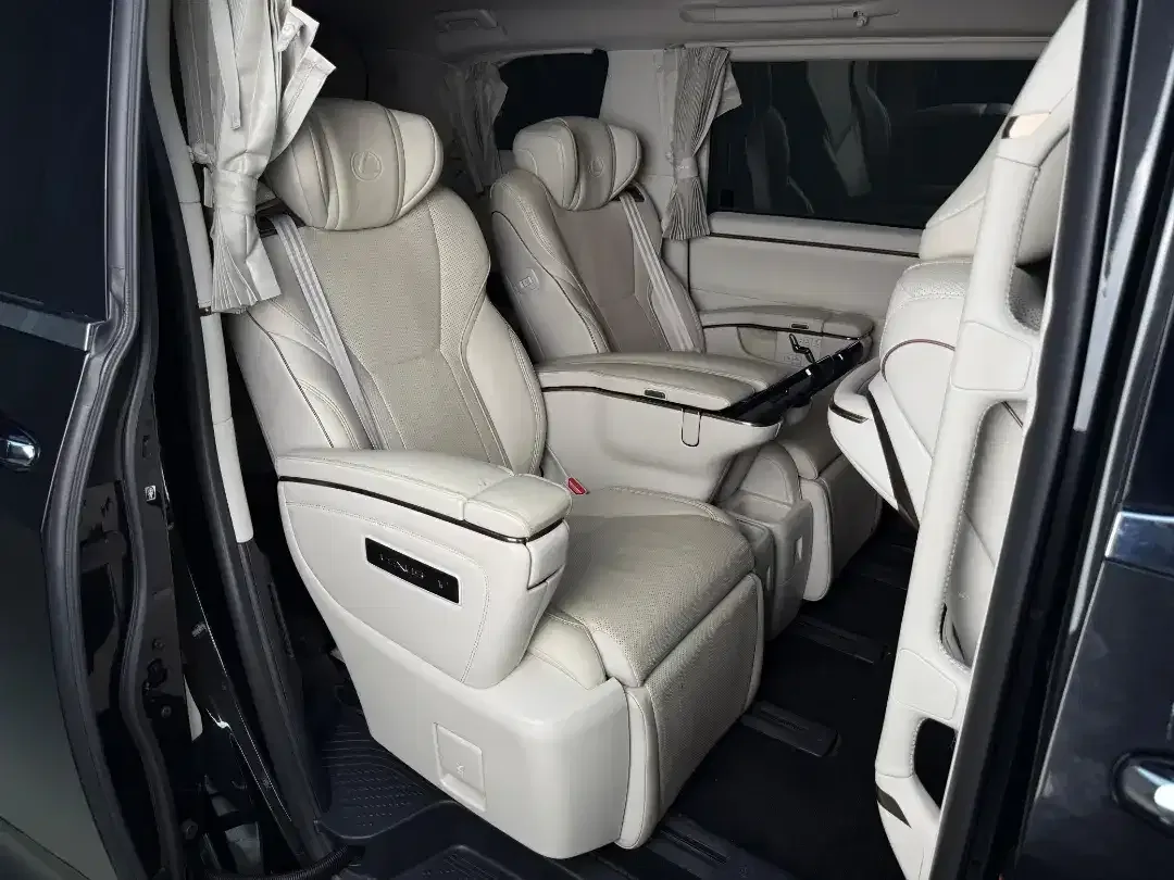 Lexus LM 350 Hybrid 7 Seater 2024 - Image 9 of 10
