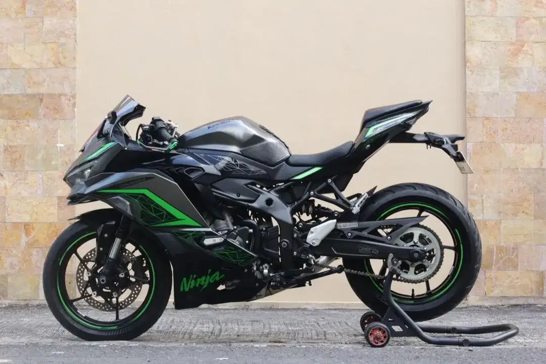 Kawasaki ZX25R, CBR500, Ducati Evo, Ninja 650, - Image 2 of 3