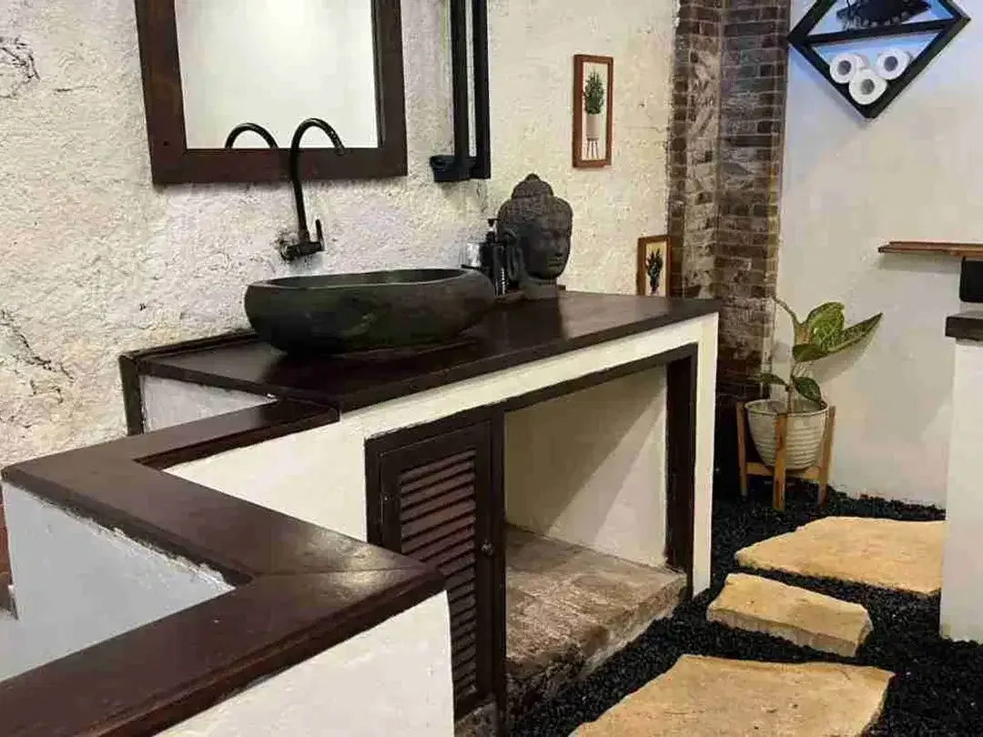 High-Occupancy 6-Bedroom Villa in Seminyak's Pink Zone - Image 9 of 10