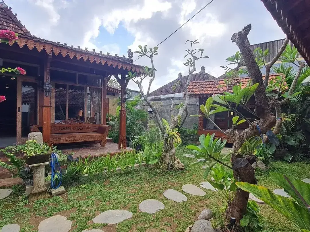 Rumah Nyaman Konsep Villa Disewakan di Renon, Denpasar Selatan - Image 3 of 10