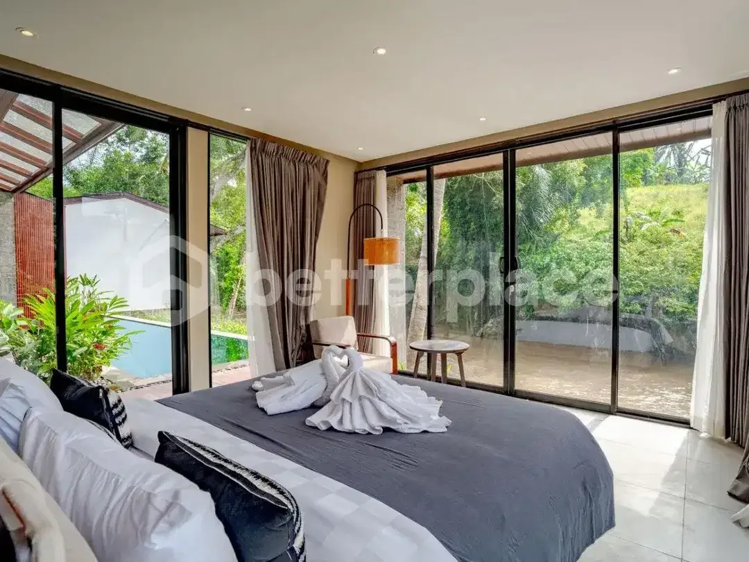 Prestigious Ubud Residence – Elegant 3-Bedroom Villa Offering a Seamless Connection to Nature and Contemporary Living - Image 7 of 10