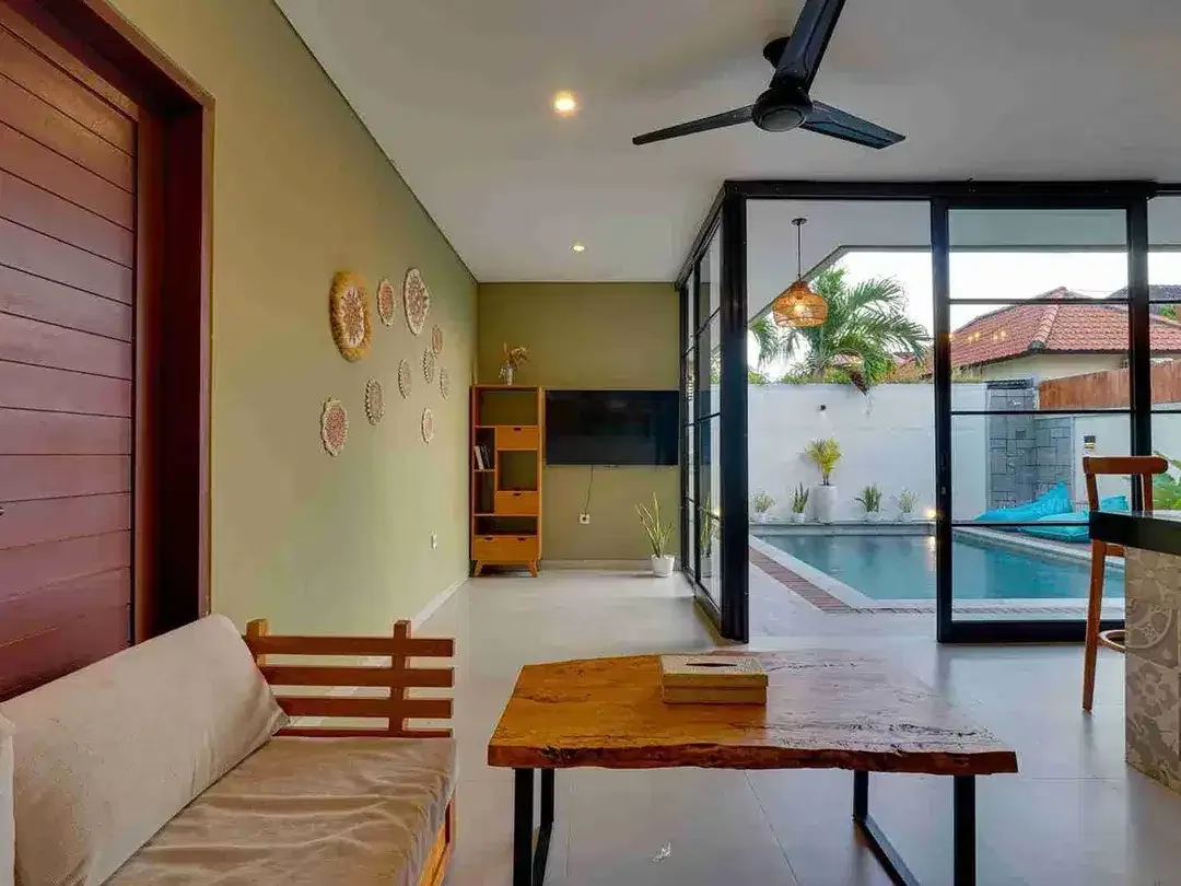 VILLA FOR RENT UMALAS 2 BEDROOM ENCLOSED LIVING & KITCHEN - Image 2 of 10