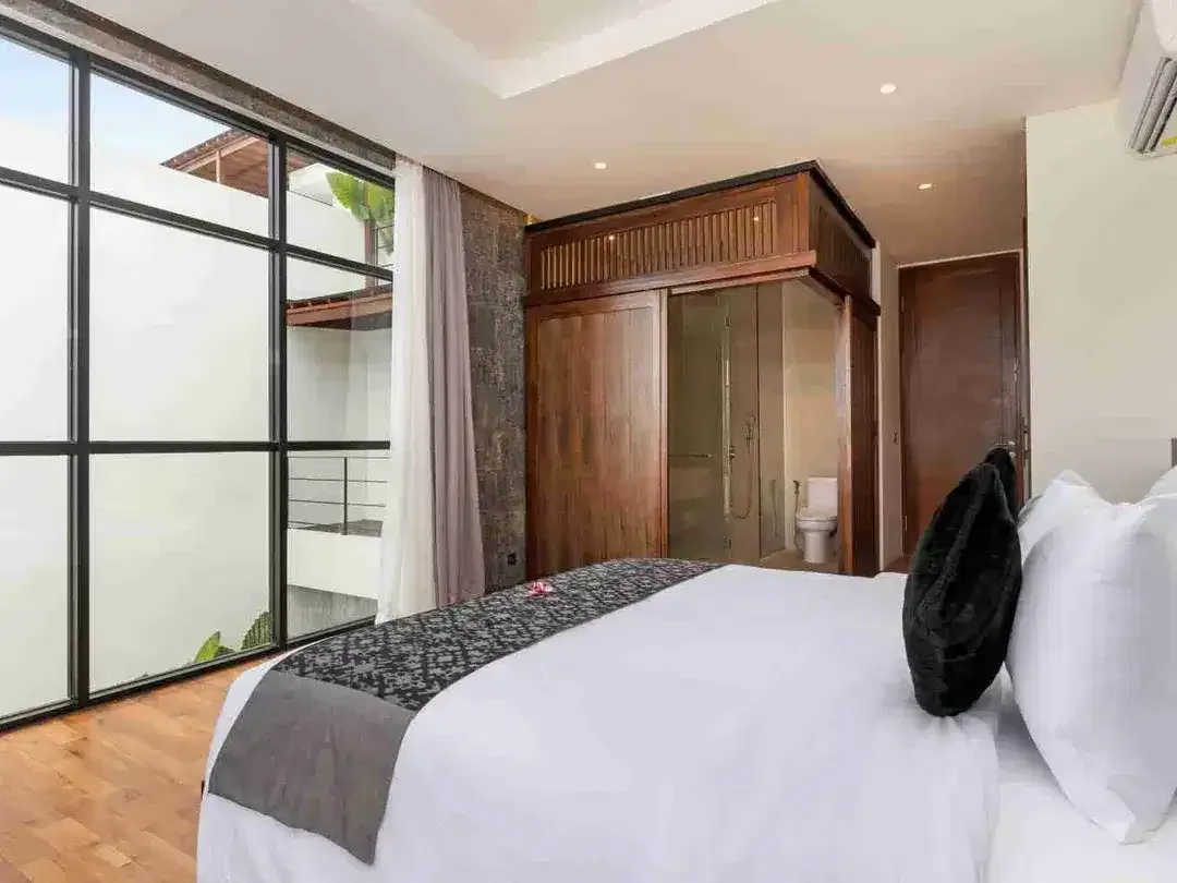 DIJUAL / FREEHOLD : 3 Unit Luxury Villas Canggu, Berawa Bali - Image 10 of 10