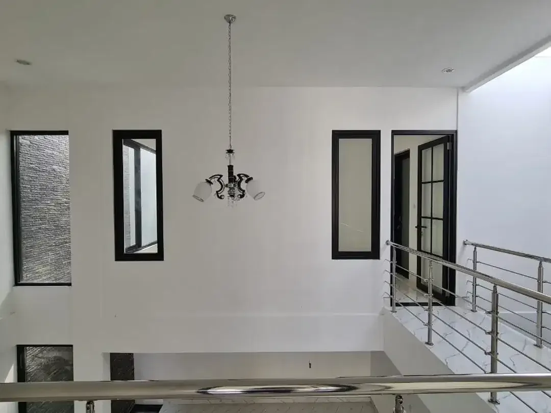 RUMAH MODERN 2 LANTAI DI PEDUNGAN DENPASAR - Image 3 of 10