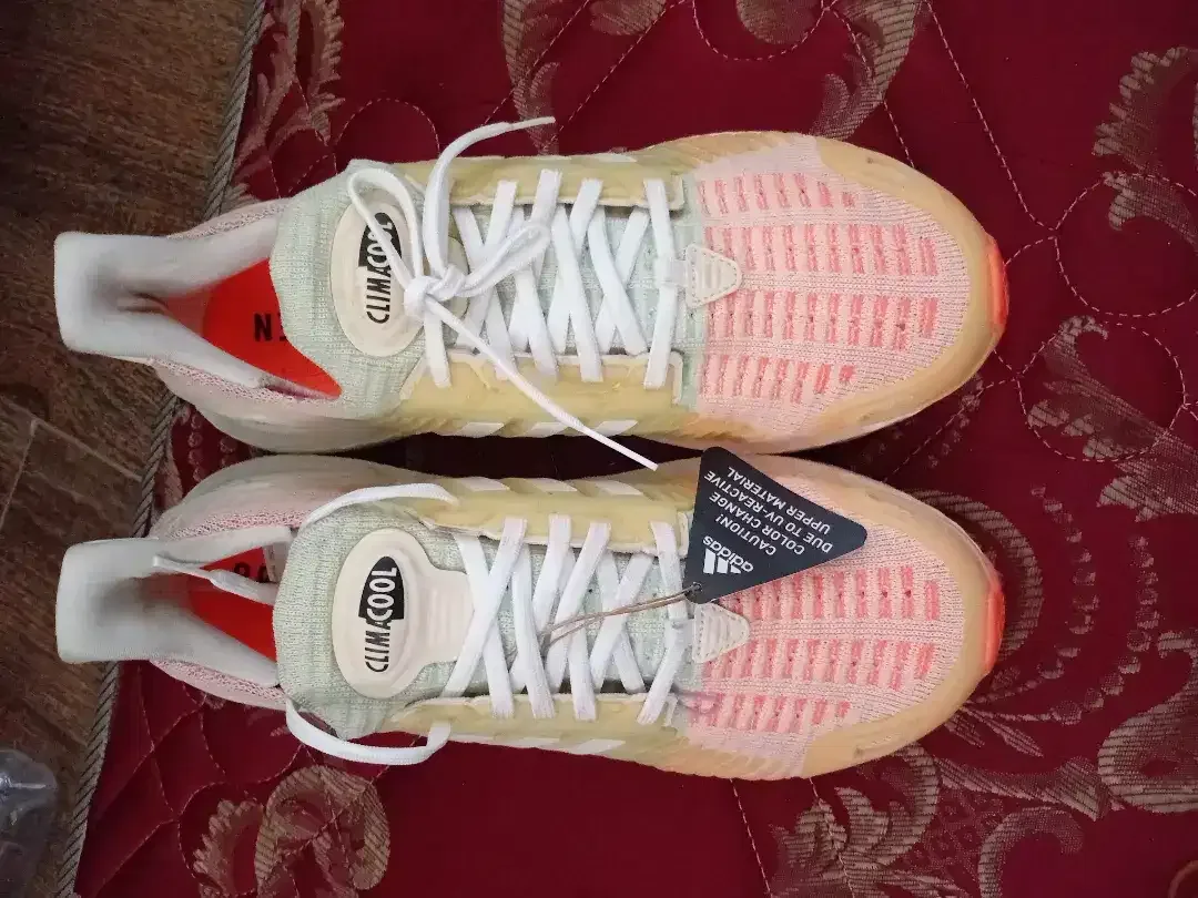 adidas UltraBOOST ORI masih baru - Image 2 of 3