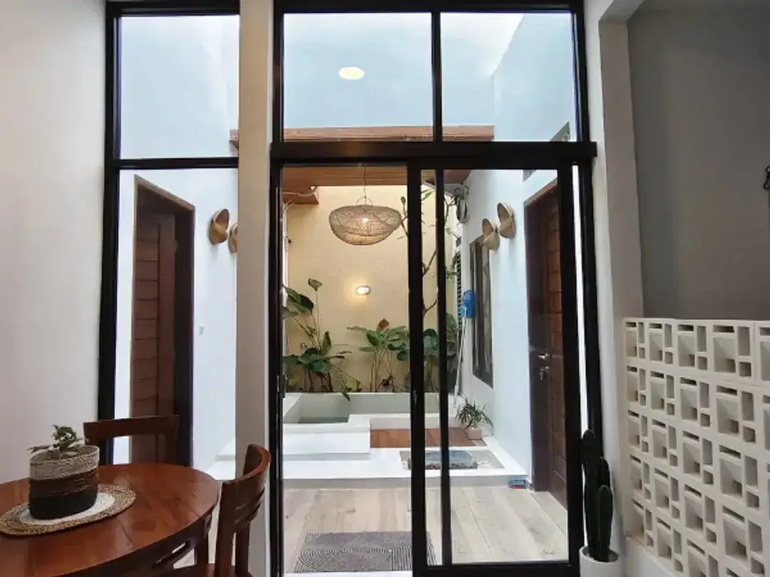 VILLA MODERN TROPIS DI PENGIASAN SANUR DENPASAR - Image 4 of 10