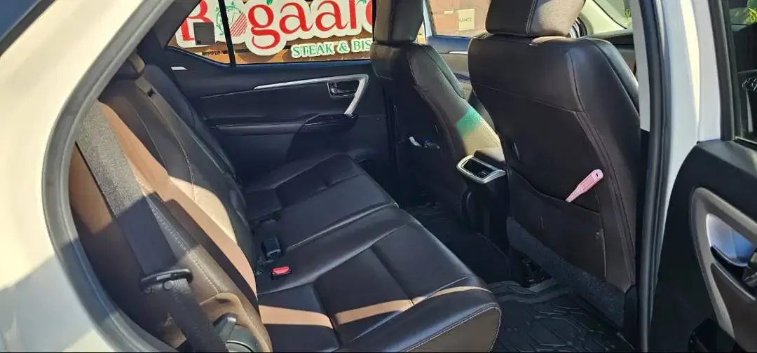TOYOTA FORTUNER TRD SPORTIVO 2018 - Image 9 of 10