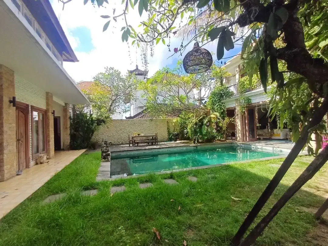 Villa Mewah Gaya Kolonial 5 Kamar di Umalas Bali - Image 4 of 10