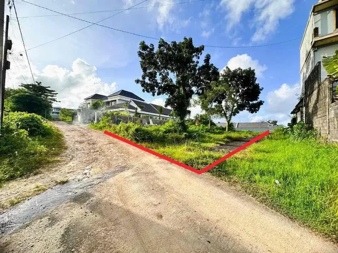 Tanah Hook Lingkungan Villa Elite Jl Toyaning Ungasan - Image 1 of 10