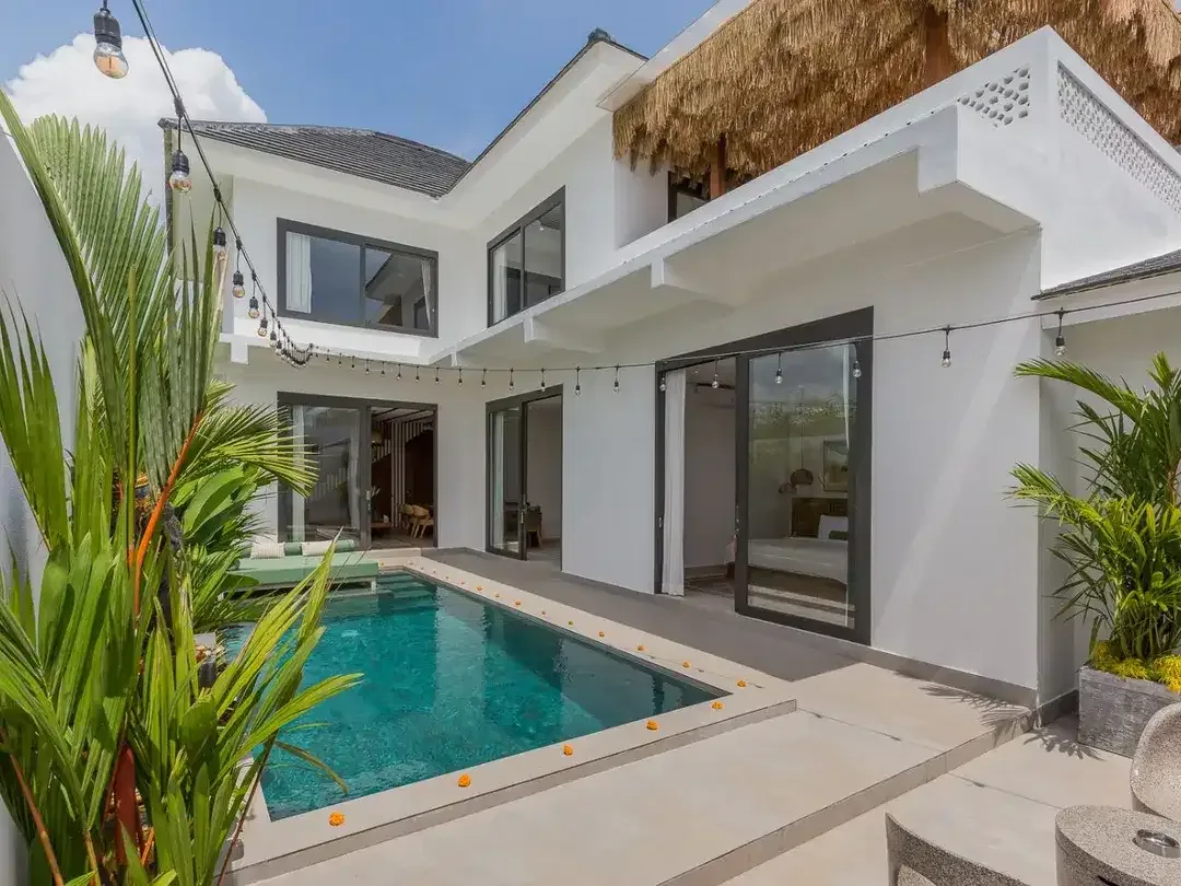 For leasehold - Luxury villas in Umalas, Kerobokan - Image 1 of 10