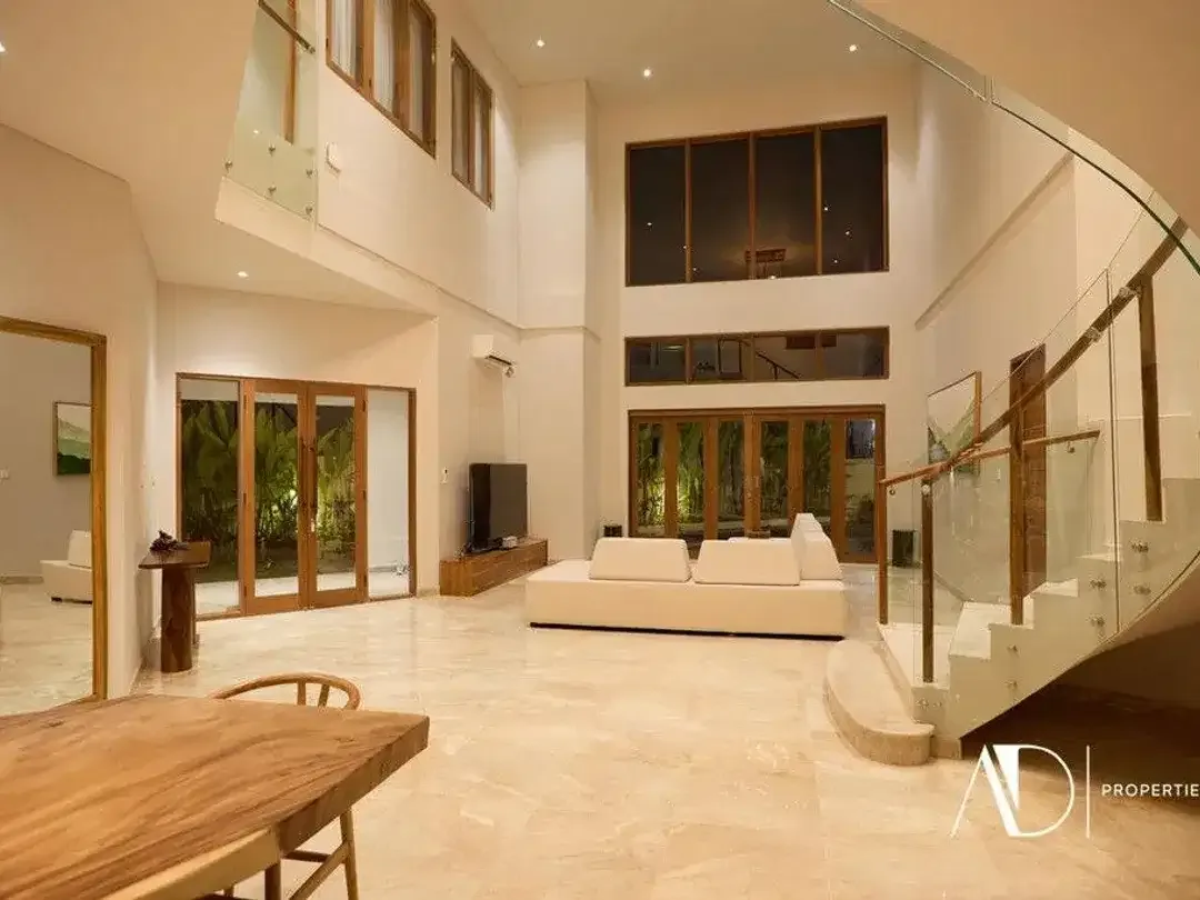 FREEHOLD | MODERN 5-BEDROOM LUXURY VILLA IN SEMINYAK - Image 10 of 10