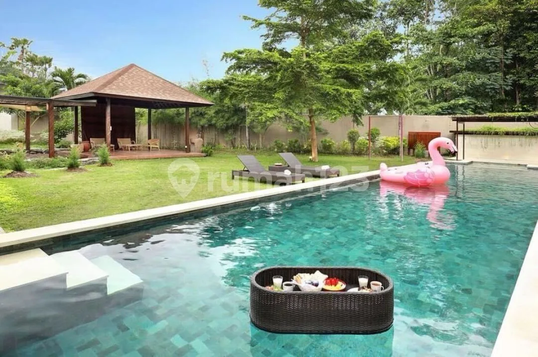 Villa dengan garden yang luas dan asri dekat Umalas - Image 1 of 4