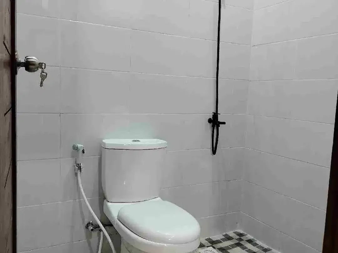 Di jual baru baru minimalis siap huni yang berlokasi di perumahan Griya Wahyu Indah sempidi Badung tidak jauh ke Puspem Badung - Image 9 of 10