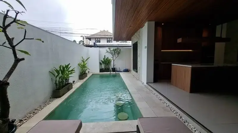 Dijual Villa Freehold Lokasi Strategis di Seminyak - Image 2 of 10
