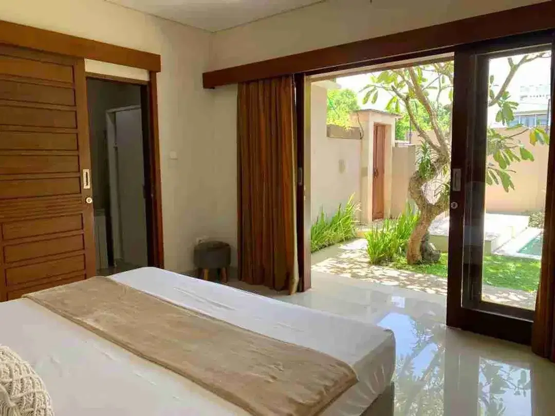 villa fully furnished 7 menit jalan kaki ke side walk - Image 6 of 10