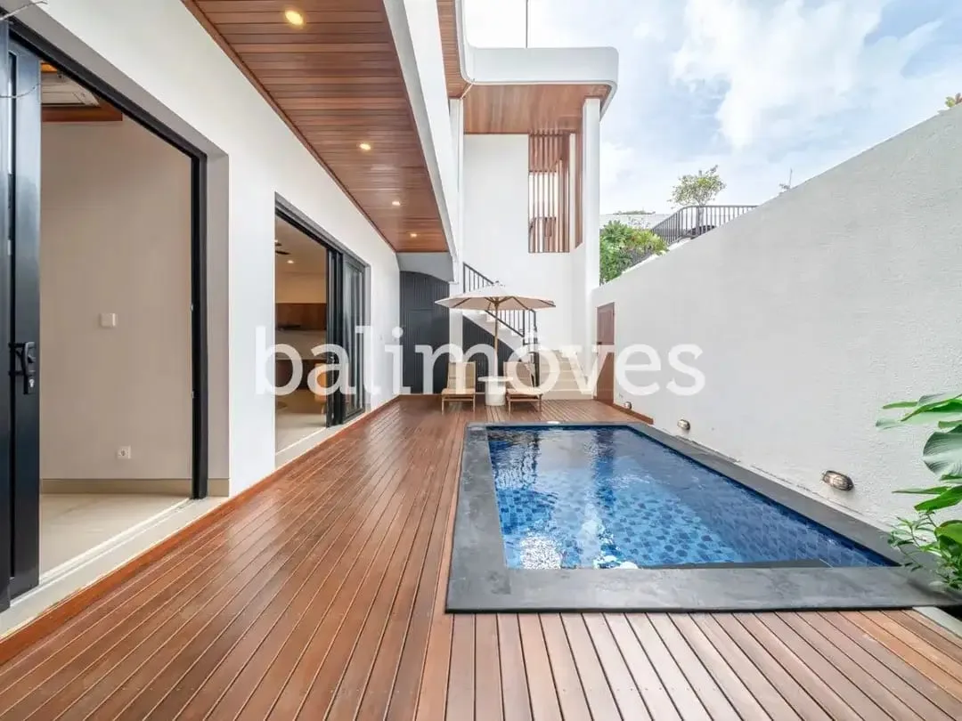 Villa Baru di Dalam Komples dengan Lima Kamar Tidur di Tepi Pantai Sanur - Image 6 of 10