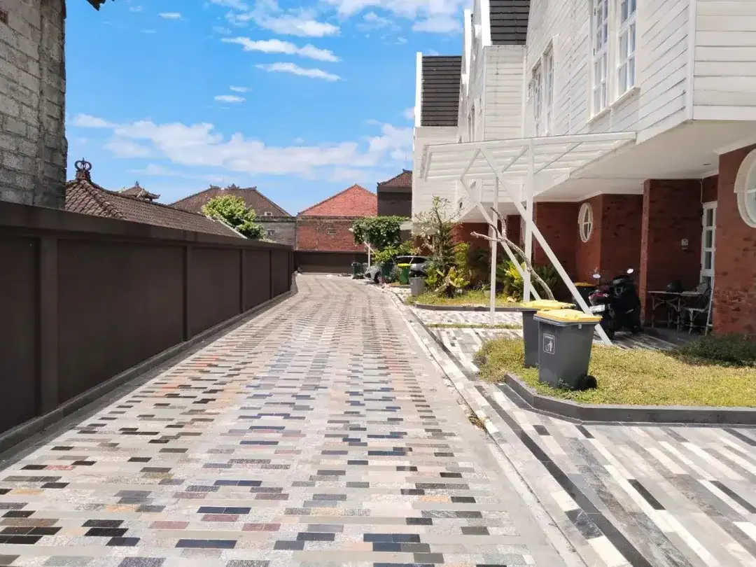 RUMAH 2 LANTAI GAYA AMERICAN CLASSIC DI GN SALAK PADANGSAMBIAN DENPASAR DEKAT RS - Image 9 of 10