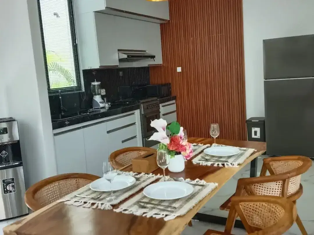 Fully Furnished 3-Br Villa For Rent In Strategic Padonan, Canggu - Image 7 of 10