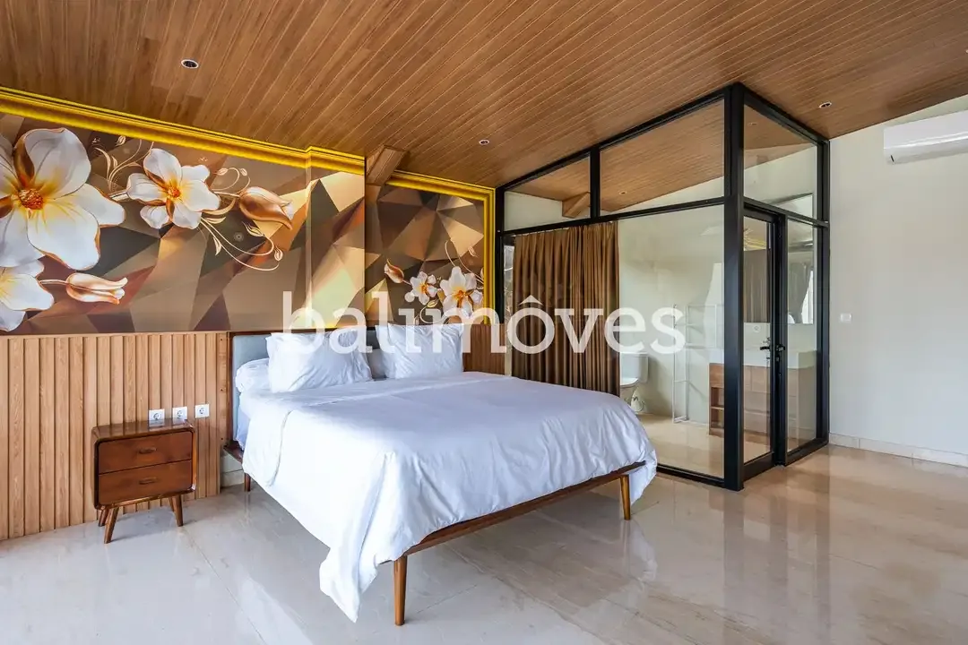 Vila Baru Dengan Luas 1000m2 Empat Kamar Tidur Di Tepi Pantai Sanur - Image 9 of 10