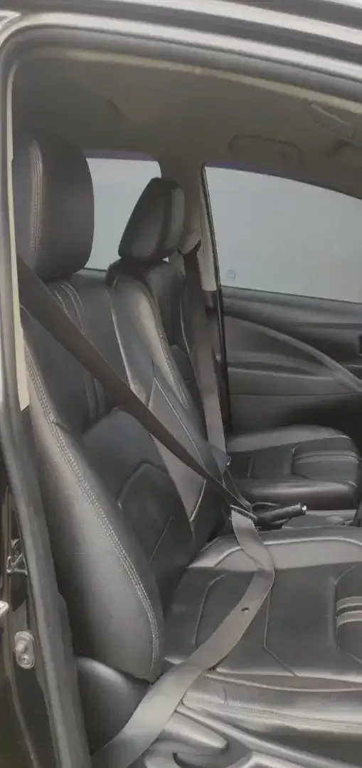 Toyota Kijang Innova Reborn 2.0 G Bensin Manual 2017 Hitam - Image 7 of 8
