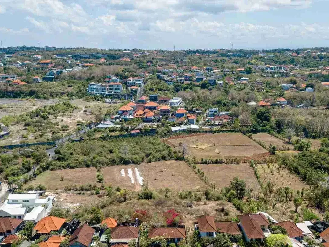 Tanah Komersial Kawasan Villa Mewah Dekat Pantai Melasti - Image 8 of 9