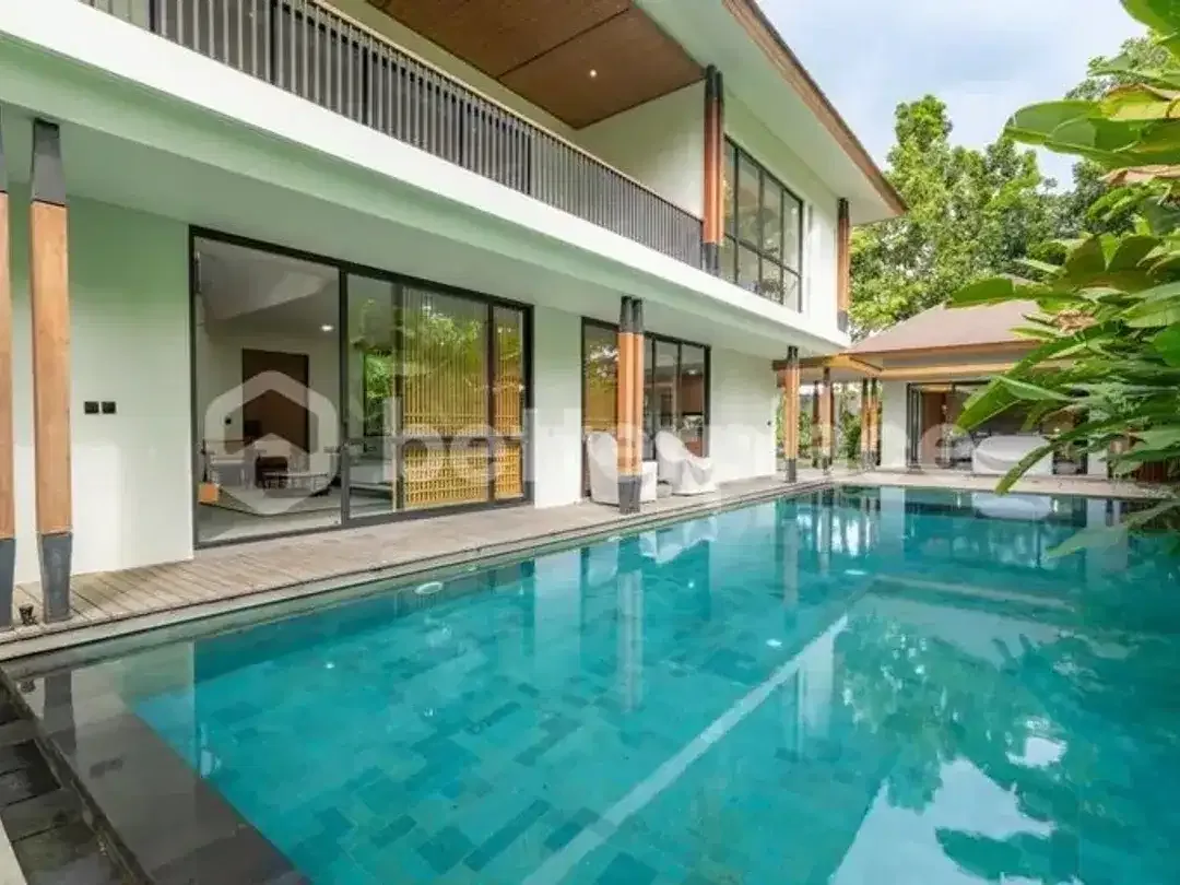 Luxury Modern Villa in Bukit Jimbaran 5 Bedrooms with Expansive Premium Residence - Image 1 of 10