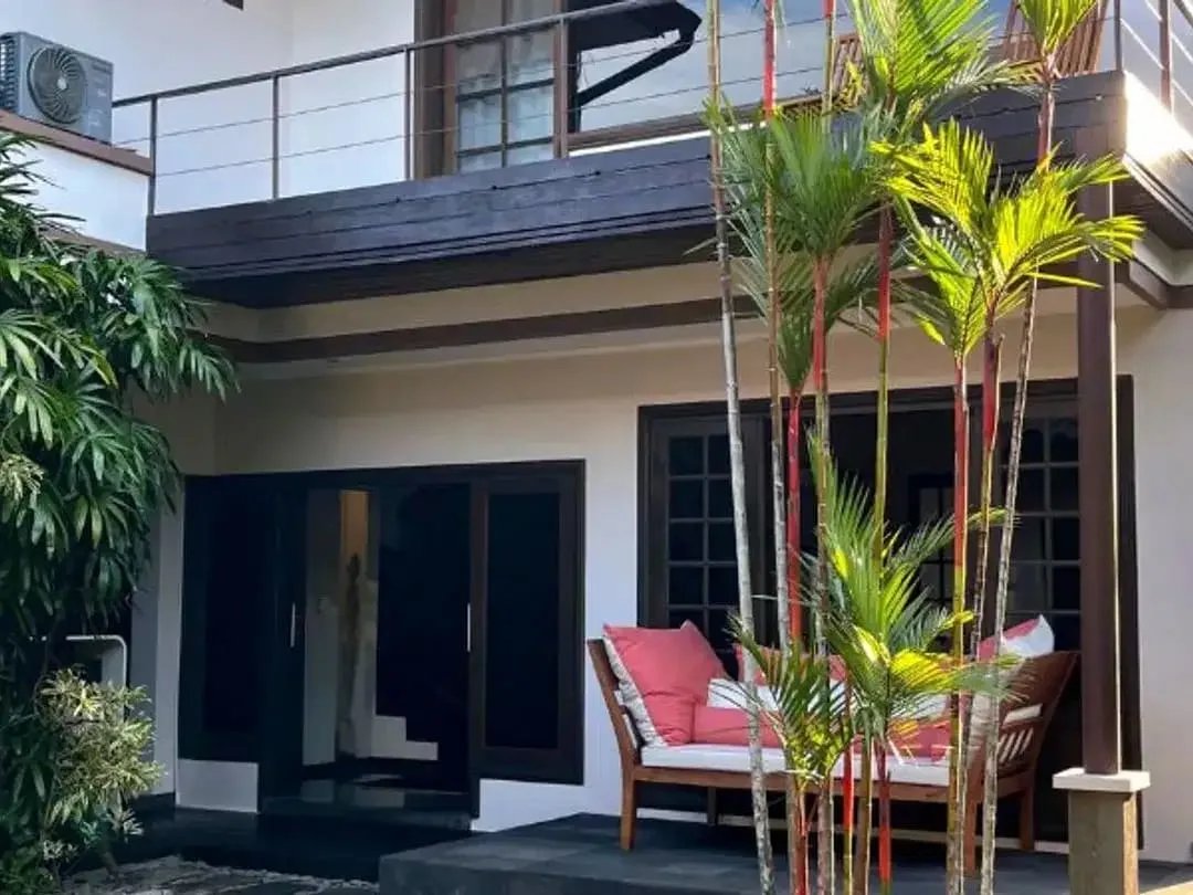 VILLA MEWAH 2 LANTAI DI PURI GADING JIMBARAN BADUNG, BALI - Image 1 of 10