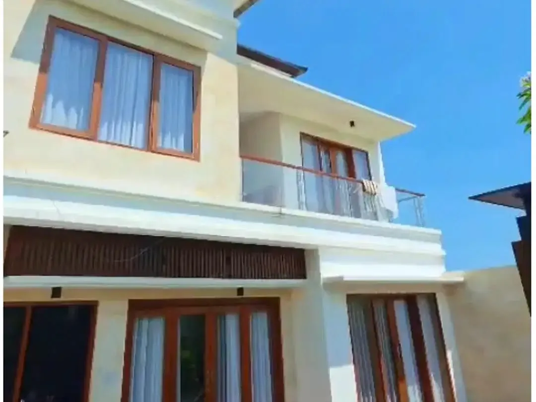MODERN VILLA TAMAN SEMINYAK SUITES - Image 1 of 10