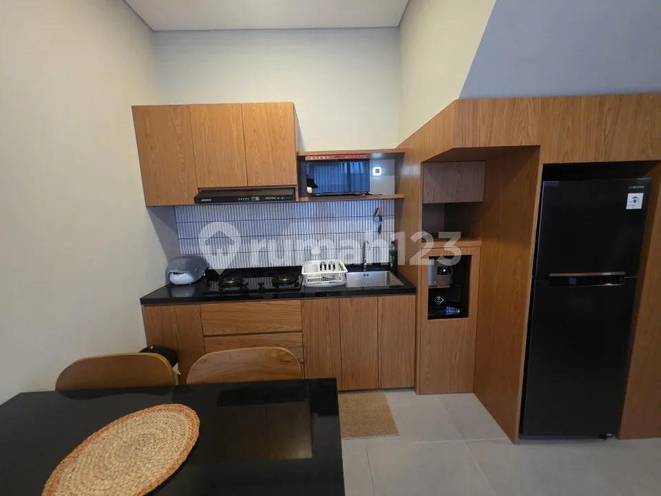 Rumah 2 Lantai Full Furnish, Lokasi Strategis 5 Menit ke Gwk - Image 3 of 4