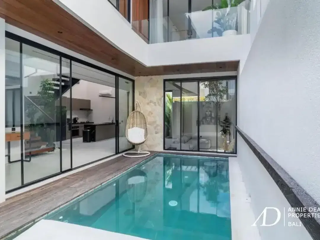 LEASEHOLD | CONTEMPORARY 2-BEDROOM VILLA WITH HIGH ROI IN UMALAS - Image 2 of 10