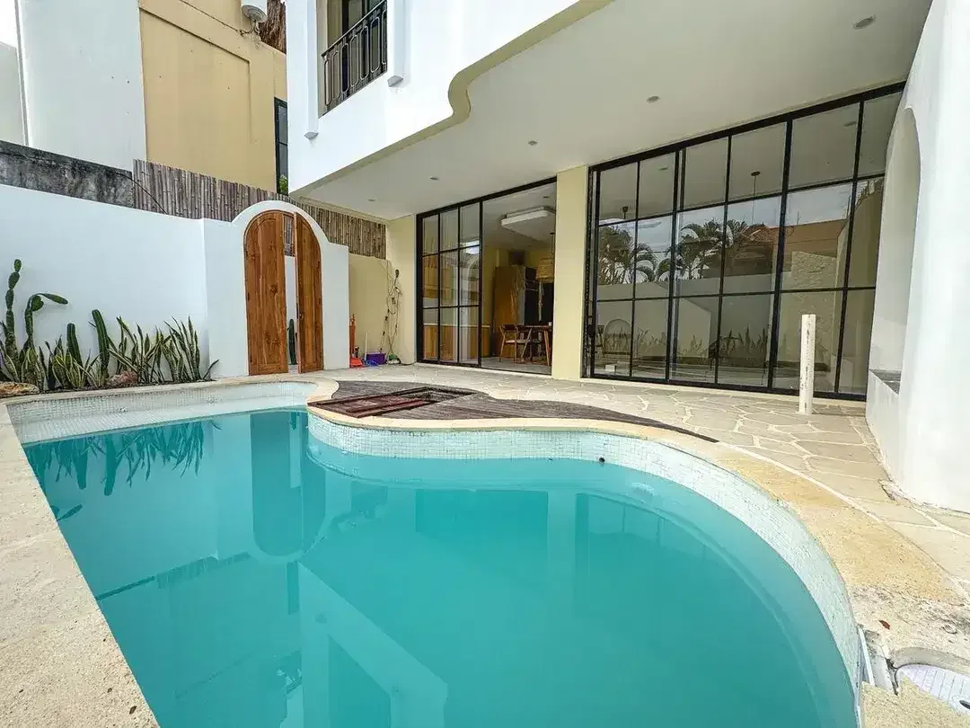 2 UNIT VILLA SEMI MEDITERRANEAN 2 LANTAI DI BABAKAN CANGGU - Image 1 of 10