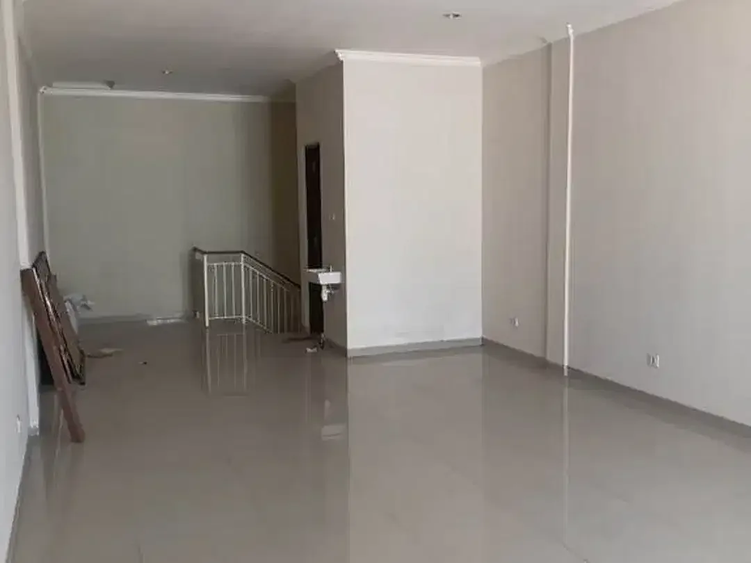 3-Storey Commercial Shophouse For Rent In Gatot Subroto, Denpasar - Image 2 of 5