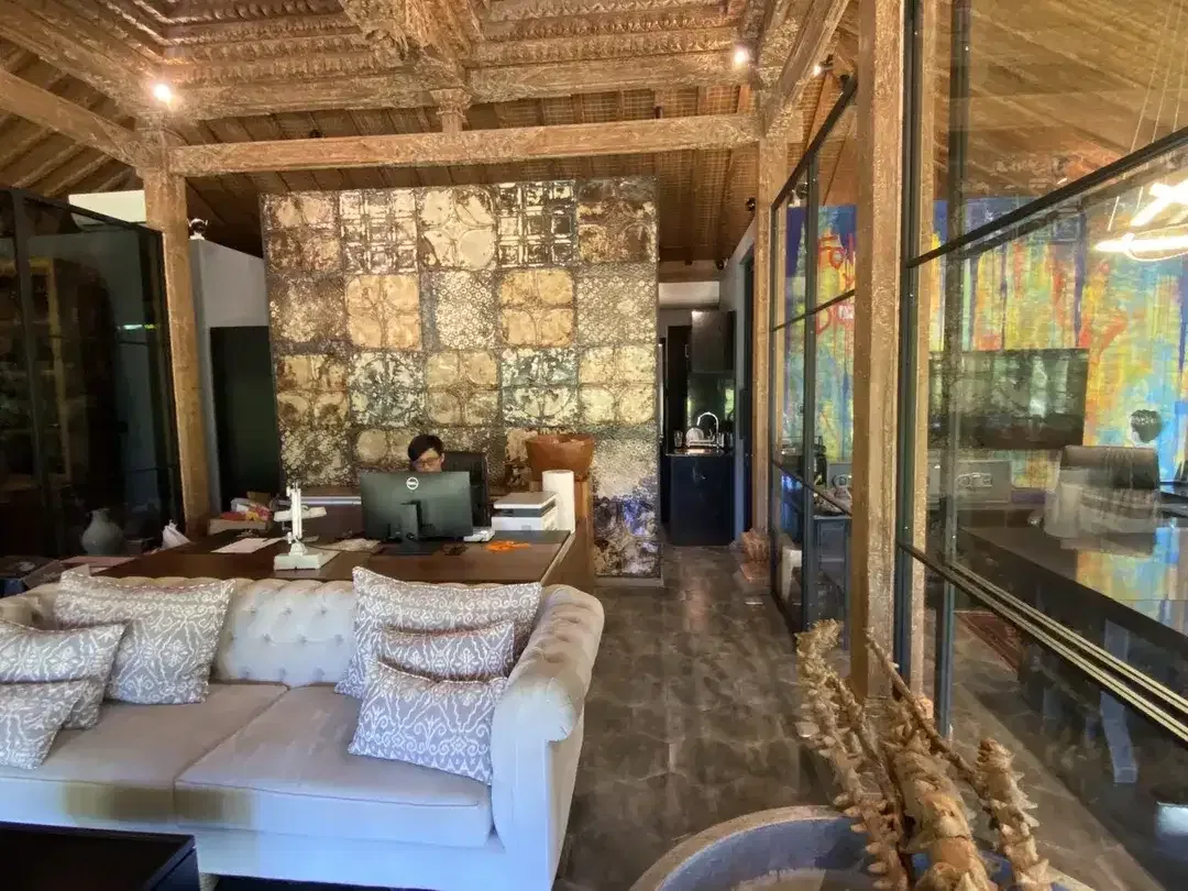 Leasehold - Exquisite Teak Joglo Office with Premium Finishes & Scenic Landscape - Image 2 of 10