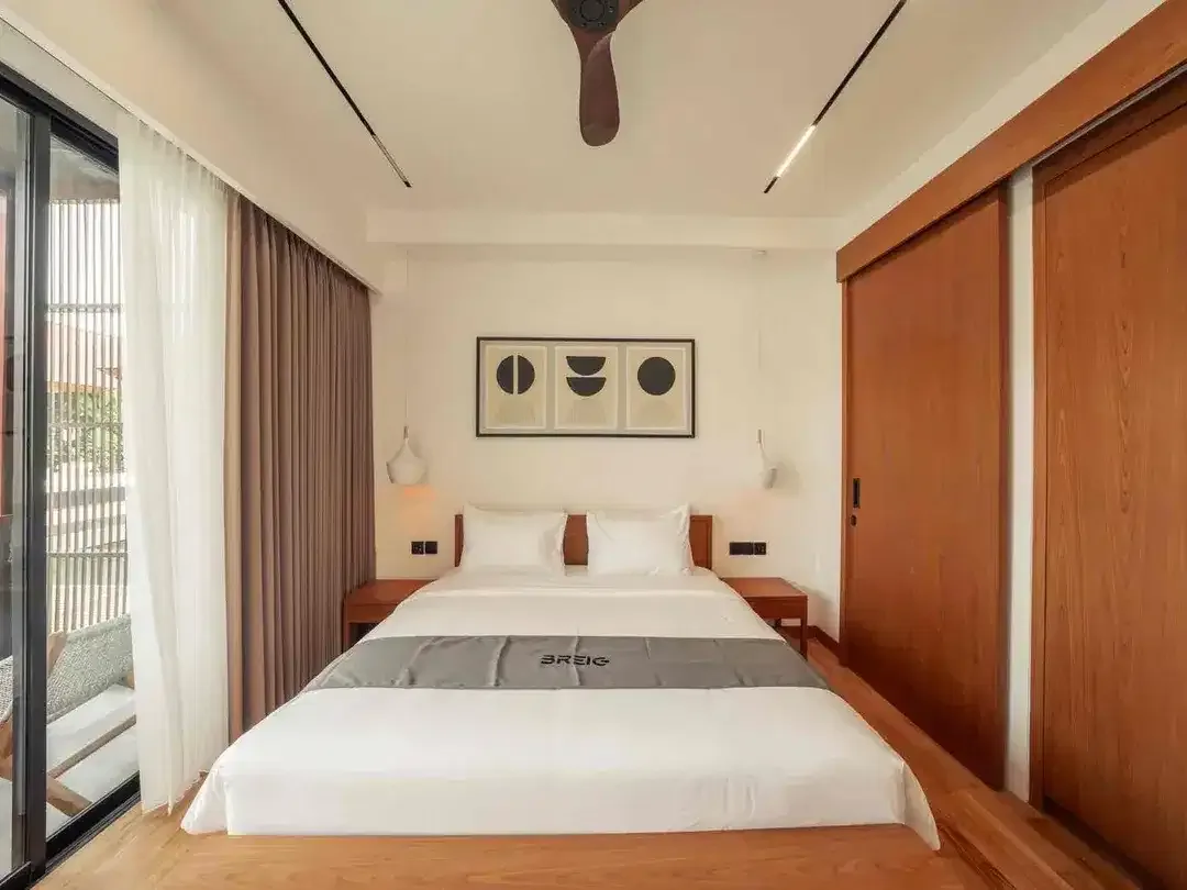 PREMIUM 4BR LUXURY VILLA BERAWA PERERENAN
Exclusive Luxury Villa Complex Turkish-Inspired Design - Image 6 of 10